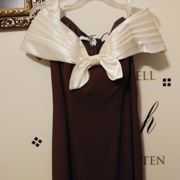 Dress - Picture 4 of 4